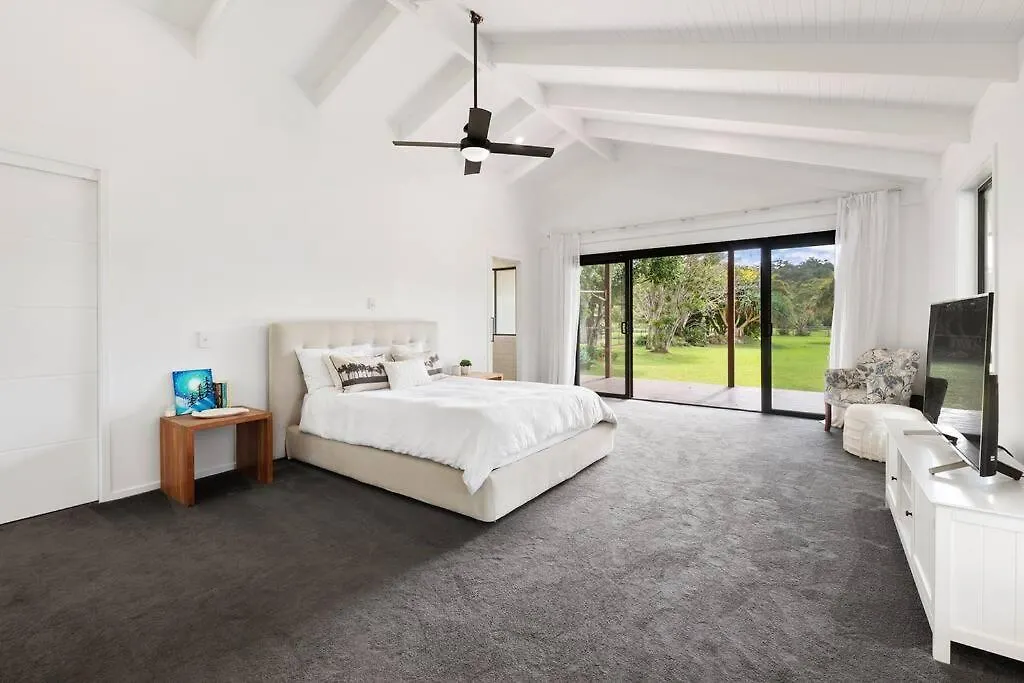 Coastal-Country Family Haven In Currumbin Pool Spa Gold Coast Australia