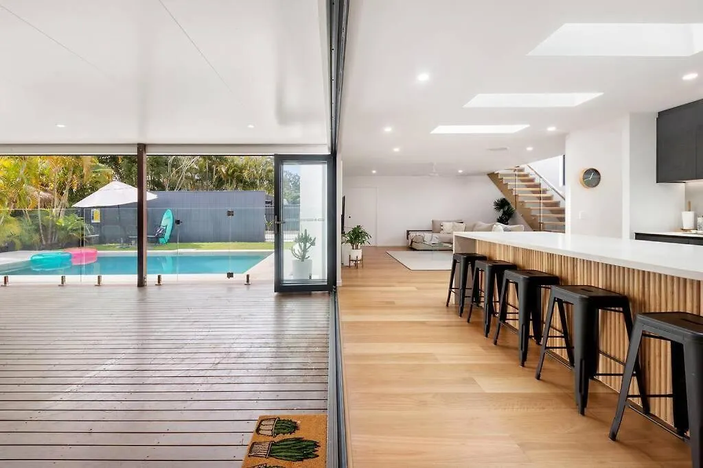 Coastal-Country Family Haven In Currumbin Pool Spa Gold Coast Australia