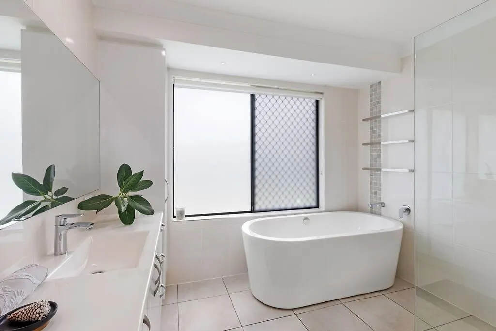 Holiday home Coastal-Country Family Haven In Currumbin Pool Spa Gold Coast
