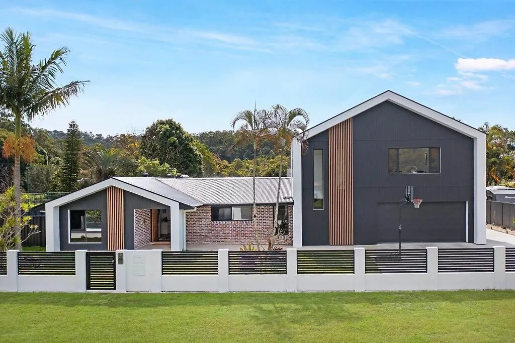 Holiday home Coastal-Country Family Haven In Currumbin Pool Spa Gold Coast