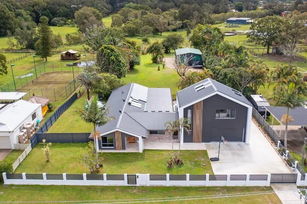 Coastal-Country Family Haven In Currumbin Pool Spa Gold Coast