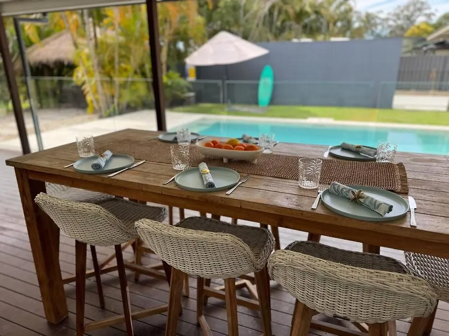 Coastal-Country Family Haven In Currumbin Pool Spa Gold Coast 0*,  Australië